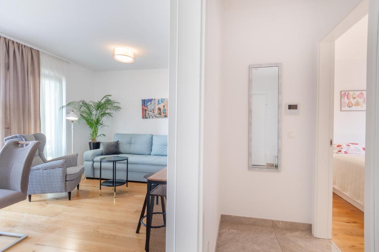 Solu Apartment Promajna Bagian luar foto