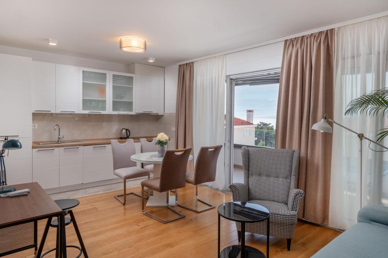 Solu Apartment Promajna Bagian luar foto
