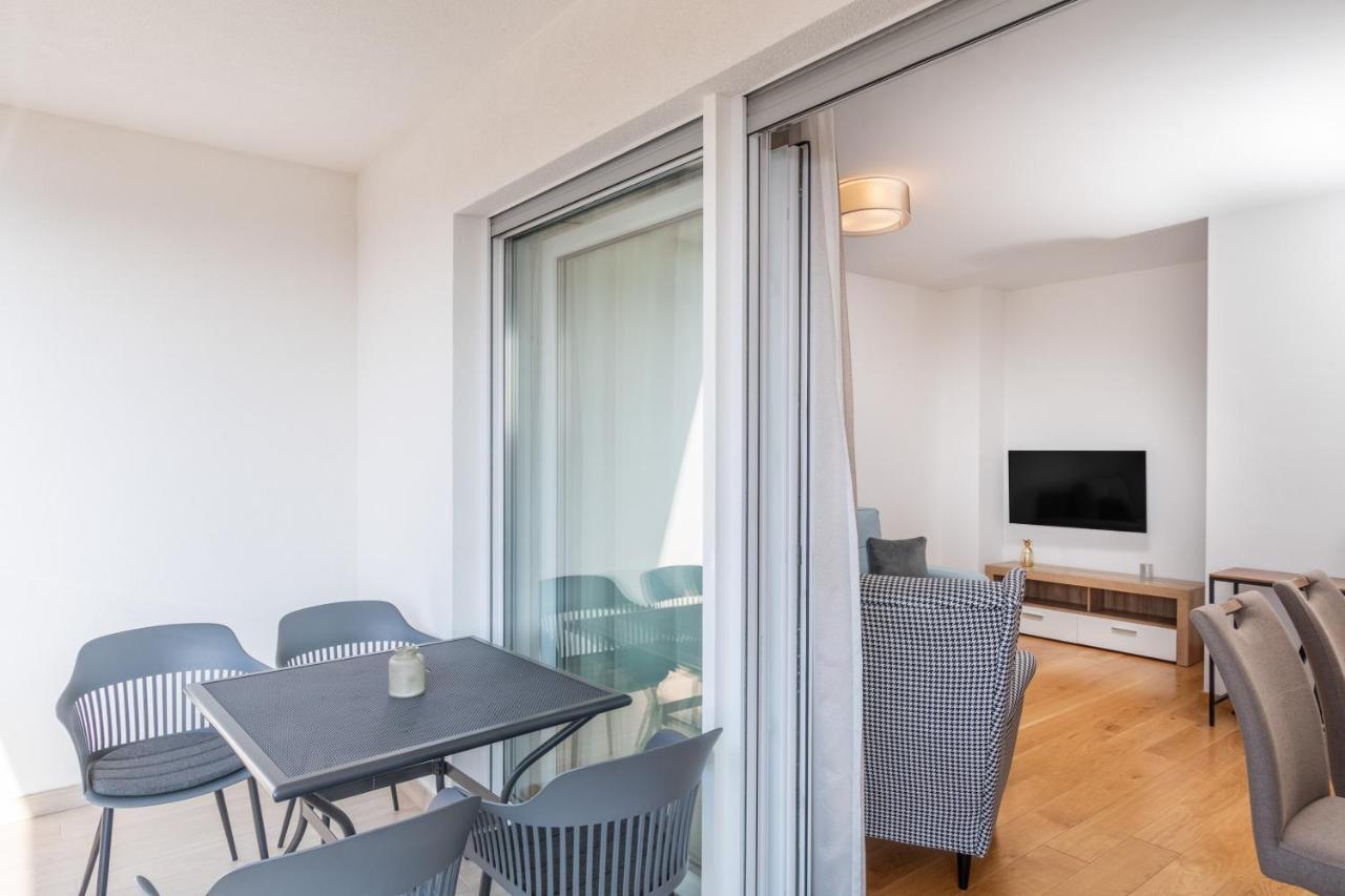 Solu Apartment Promajna Bagian luar foto