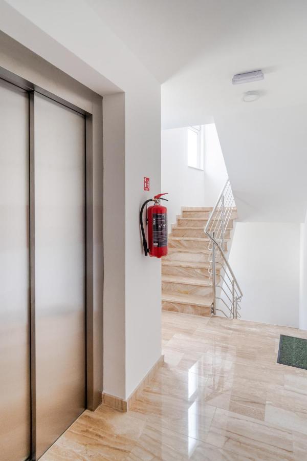Solu Apartment Promajna Bagian luar foto