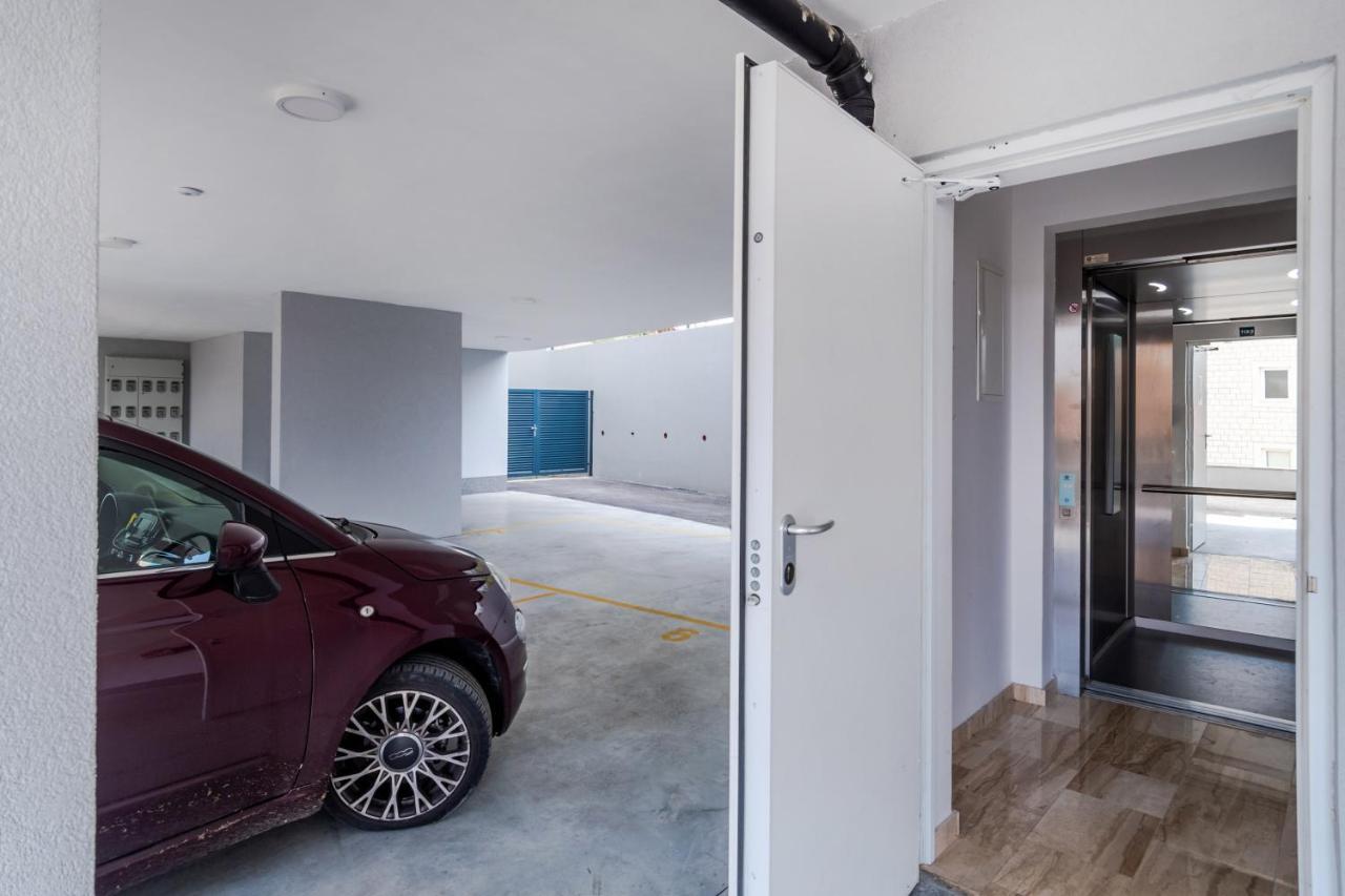 Solu Apartment Promajna Bagian luar foto